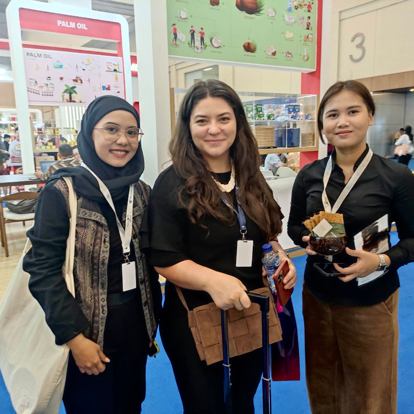 Meeting potential buyers from South Asia at our coconut craft booth during TEI 2024